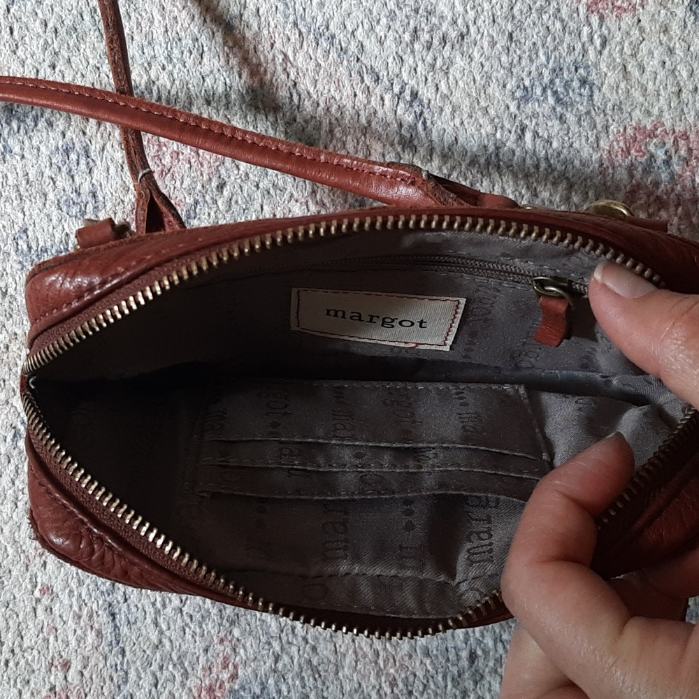 Brown leather Margot New York crossbody and clutch two in one bag - Picture 5 of 7